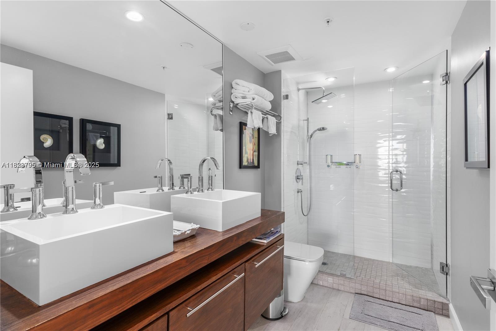 335 S Biscayne # 2309