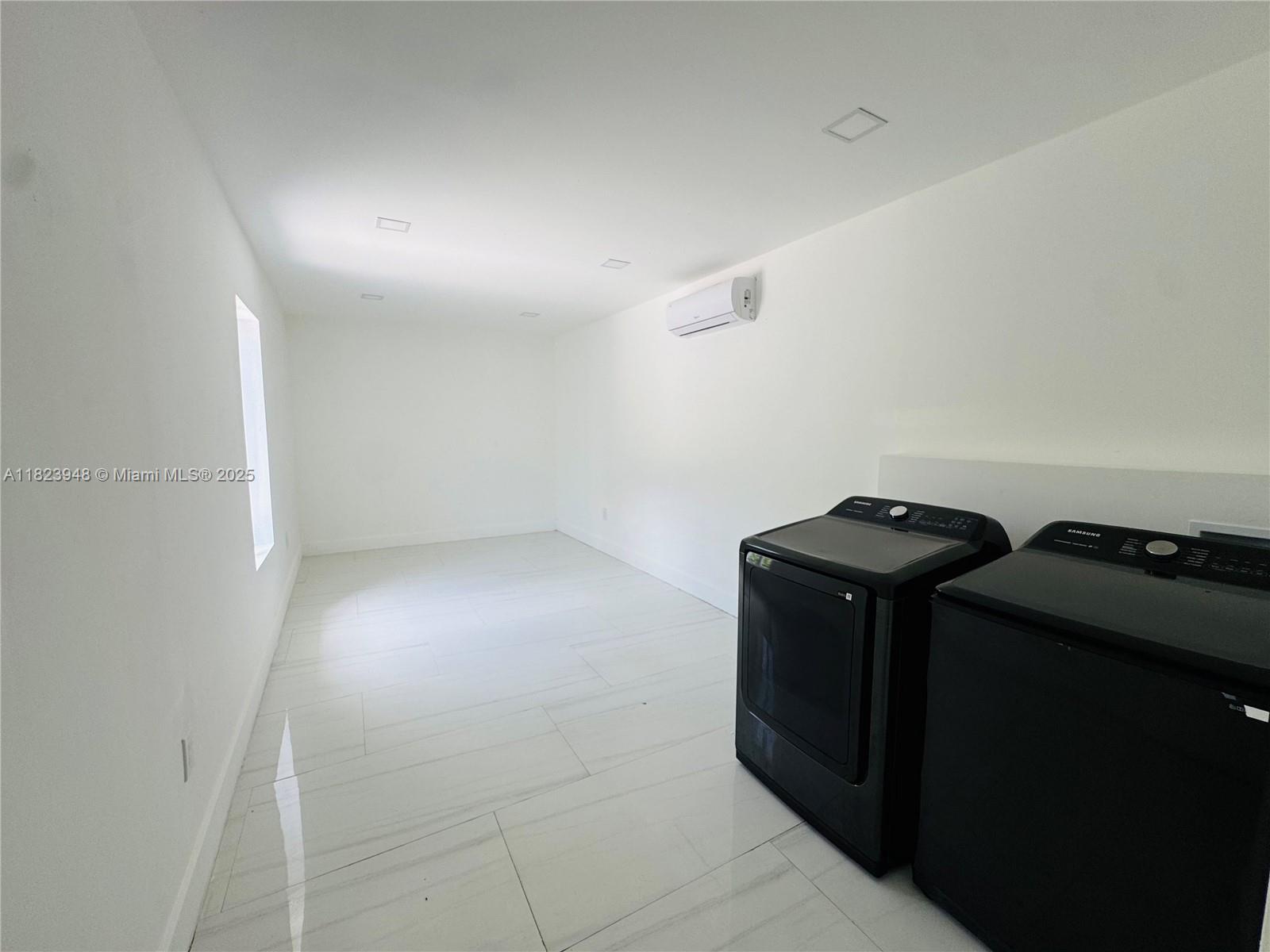 516 La Villa Dr