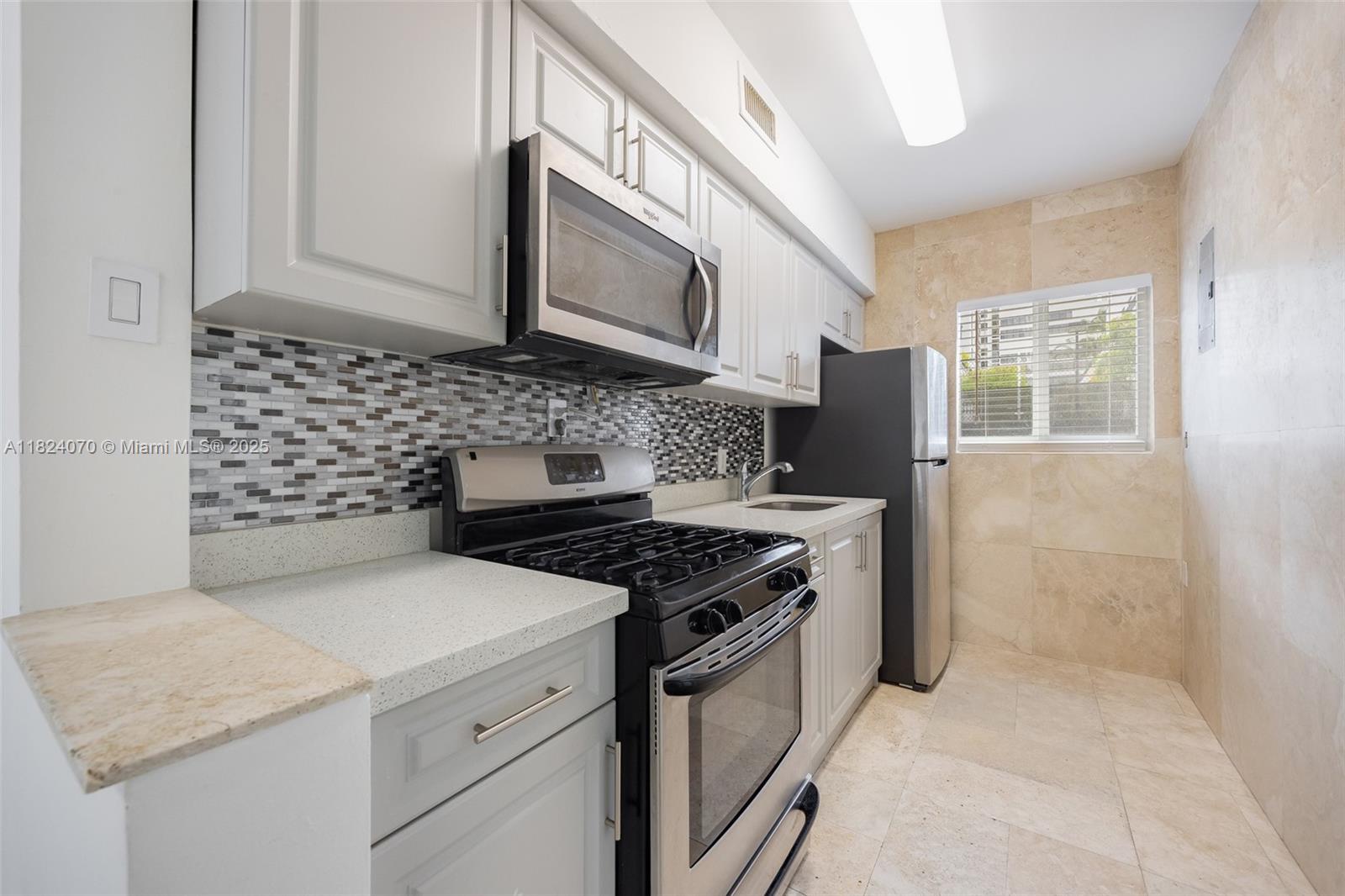 1100 Venetian Way # 1D