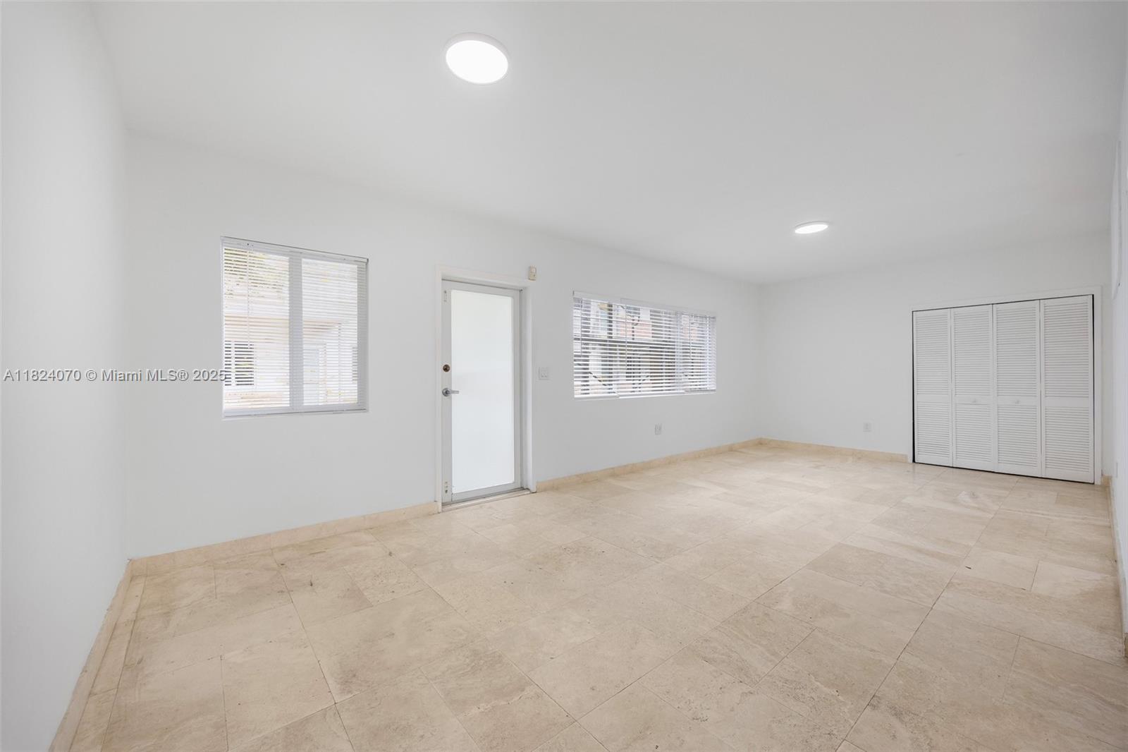 1100 Venetian Way # 1D