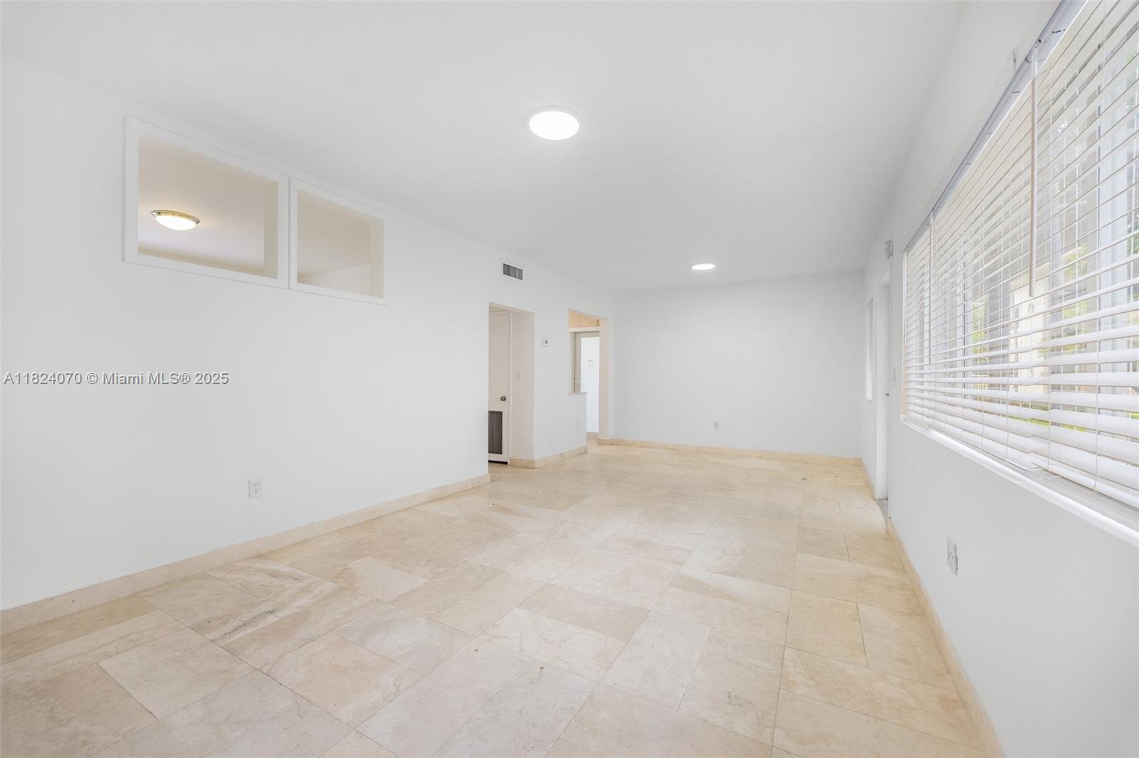 1100 Venetian Way # 1D