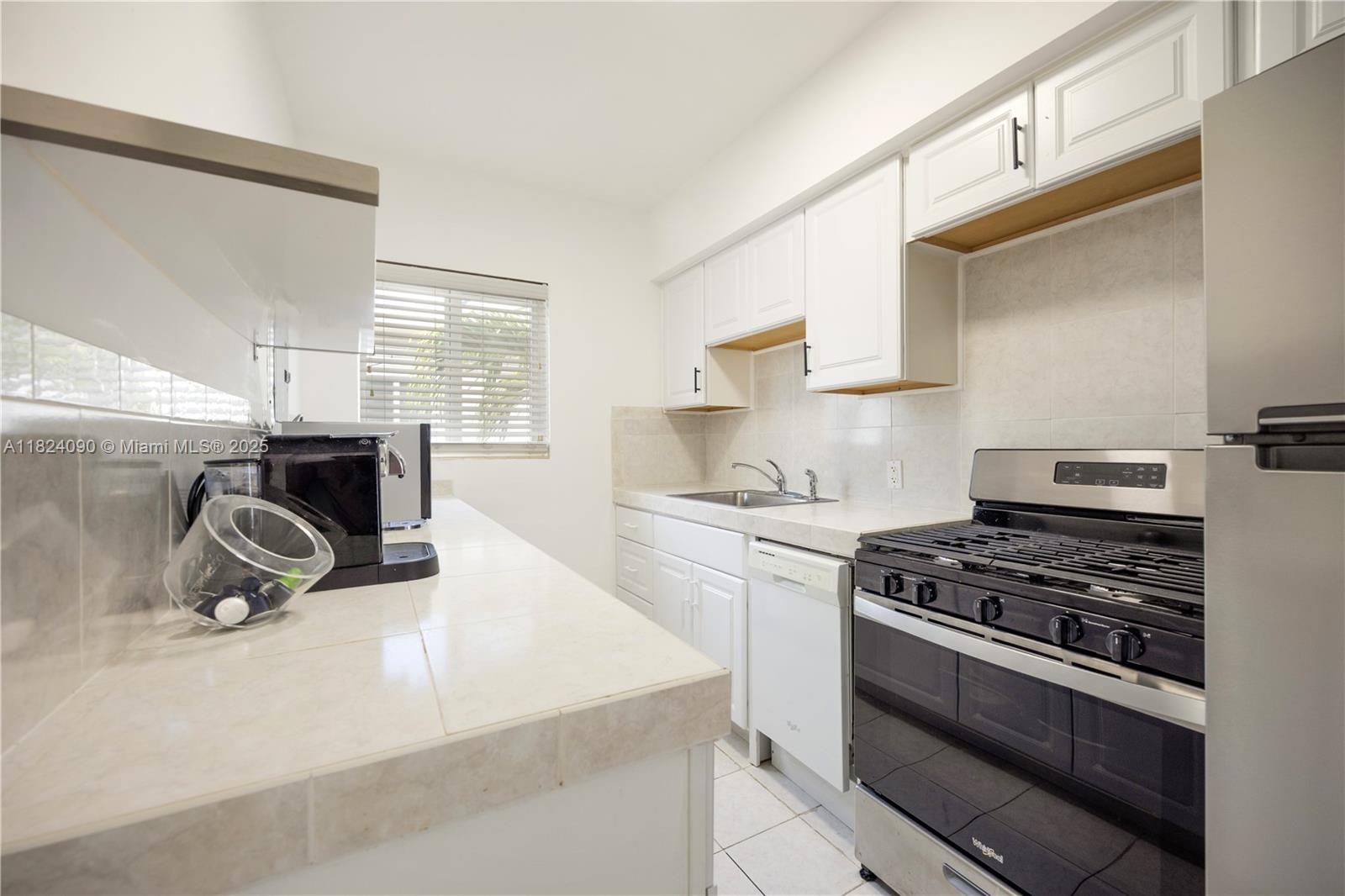 1110 Venetian Way # 2B
