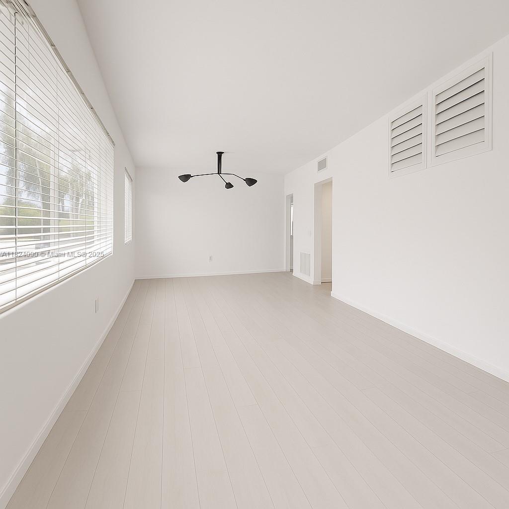 1110 Venetian Way # 2B