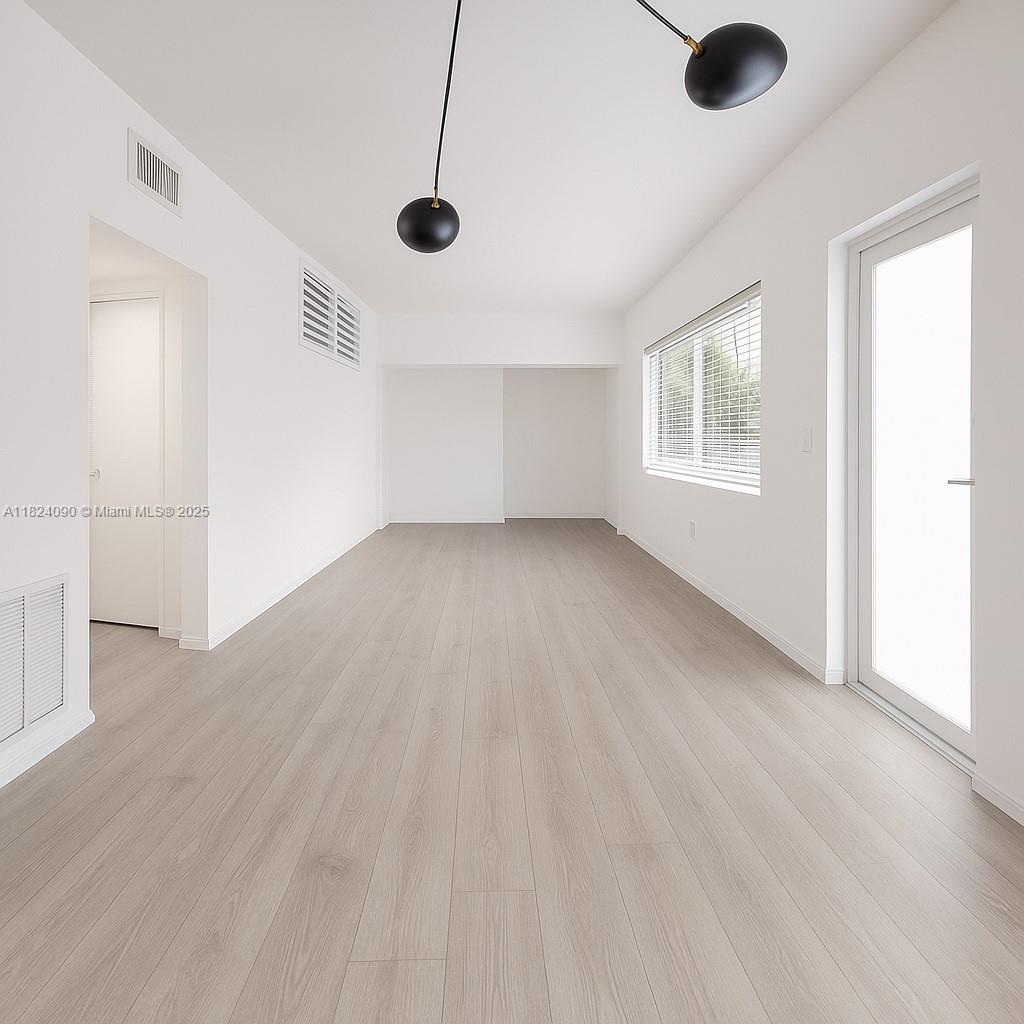 1110 Venetian Way # 2B