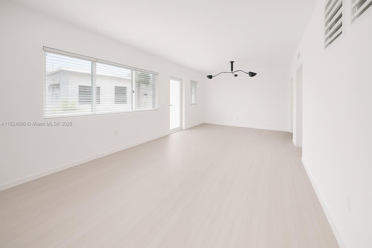 1110 Venetian Way # 2B
