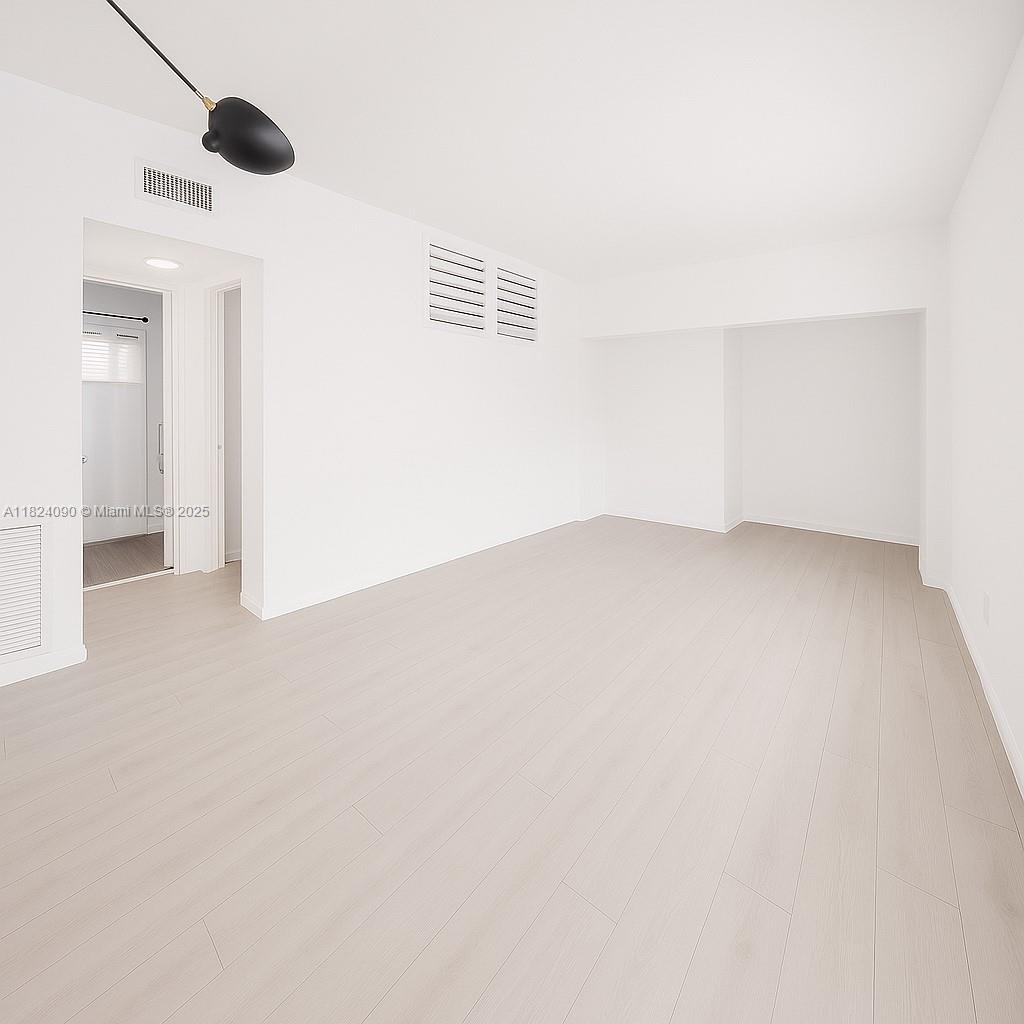 1110 Venetian Way # 2B