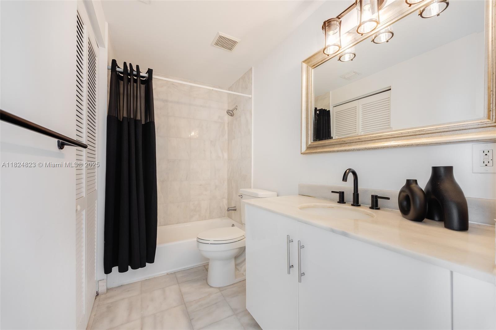 725 NE 22nd St # 10B