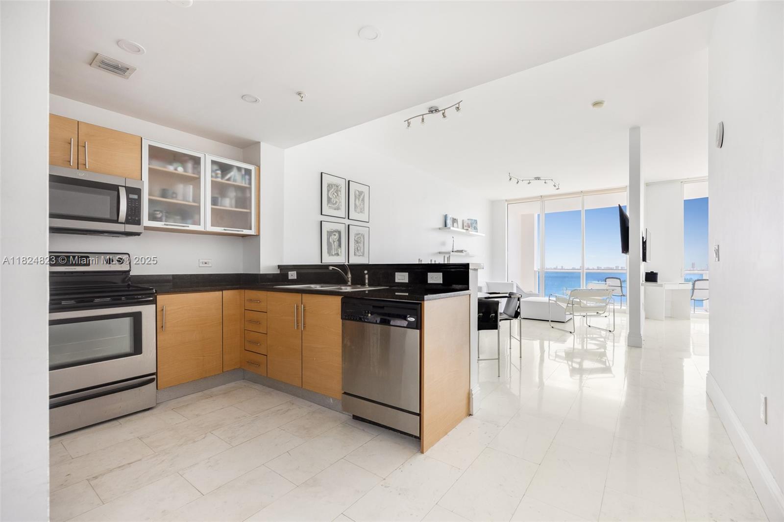 725 NE 22nd St # 10B