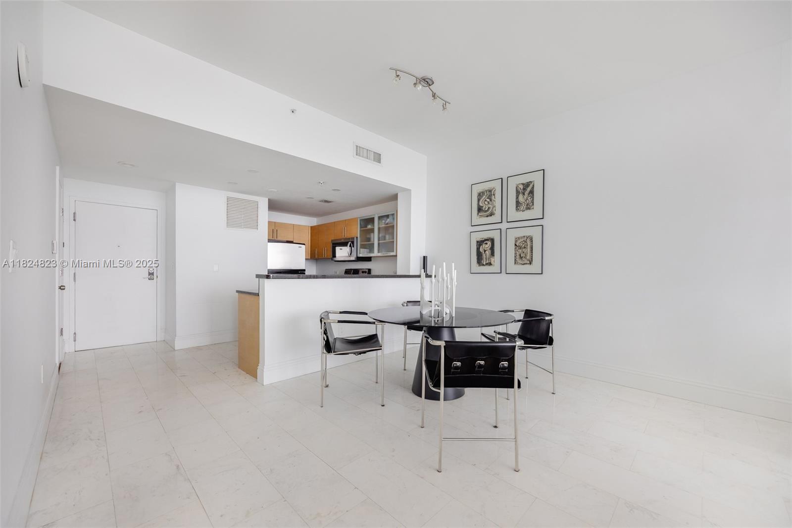 725 NE 22nd St # 10B