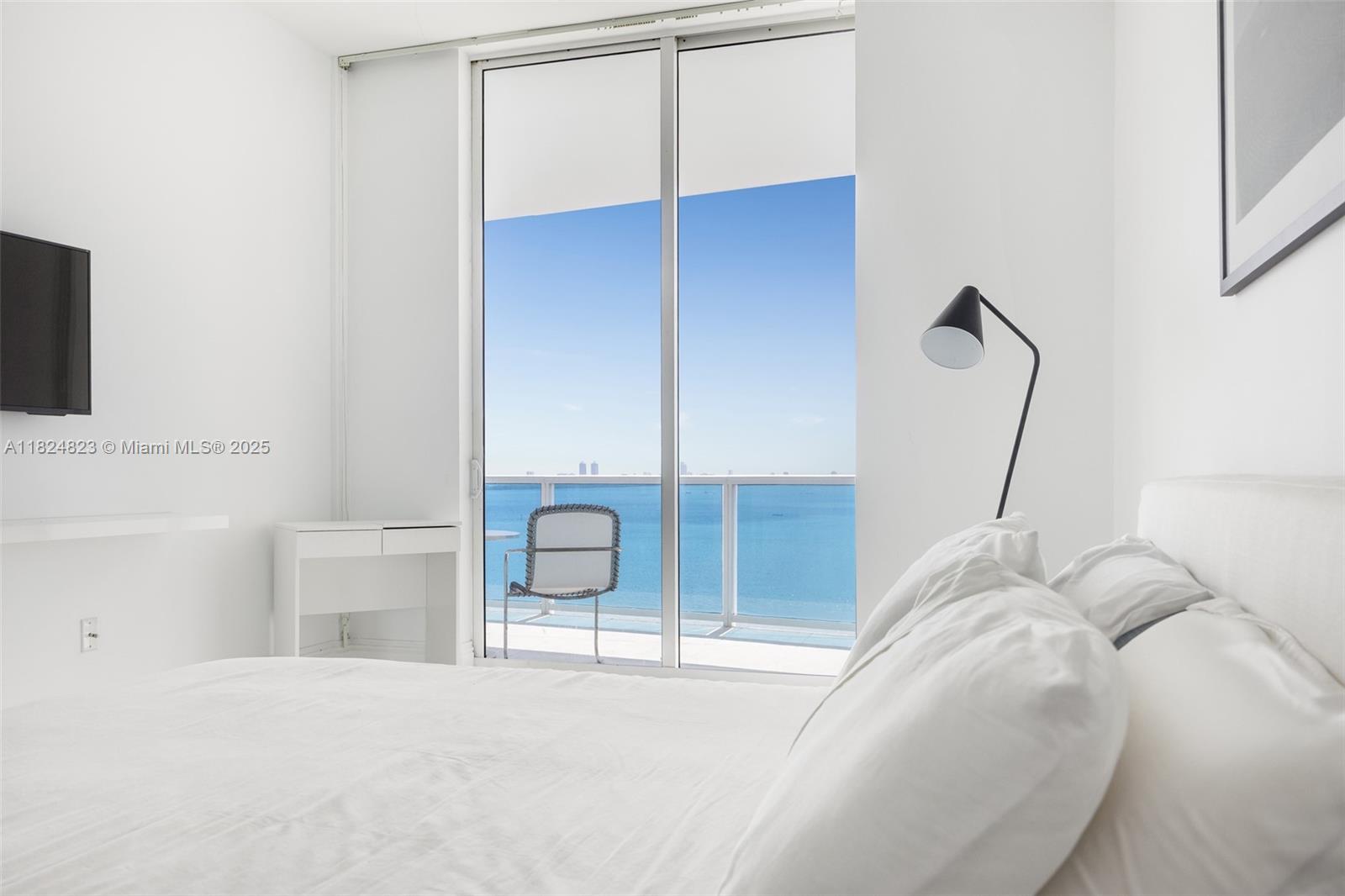 725 NE 22nd St # 10B