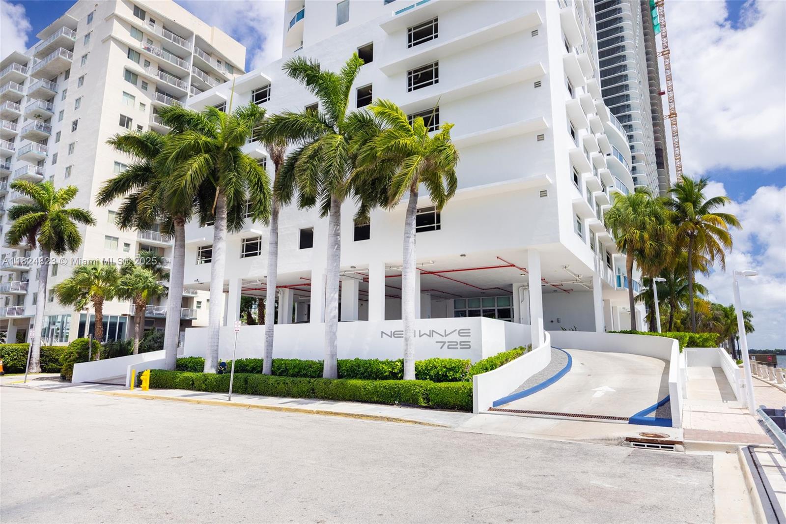 725 NE 22nd St # 10B