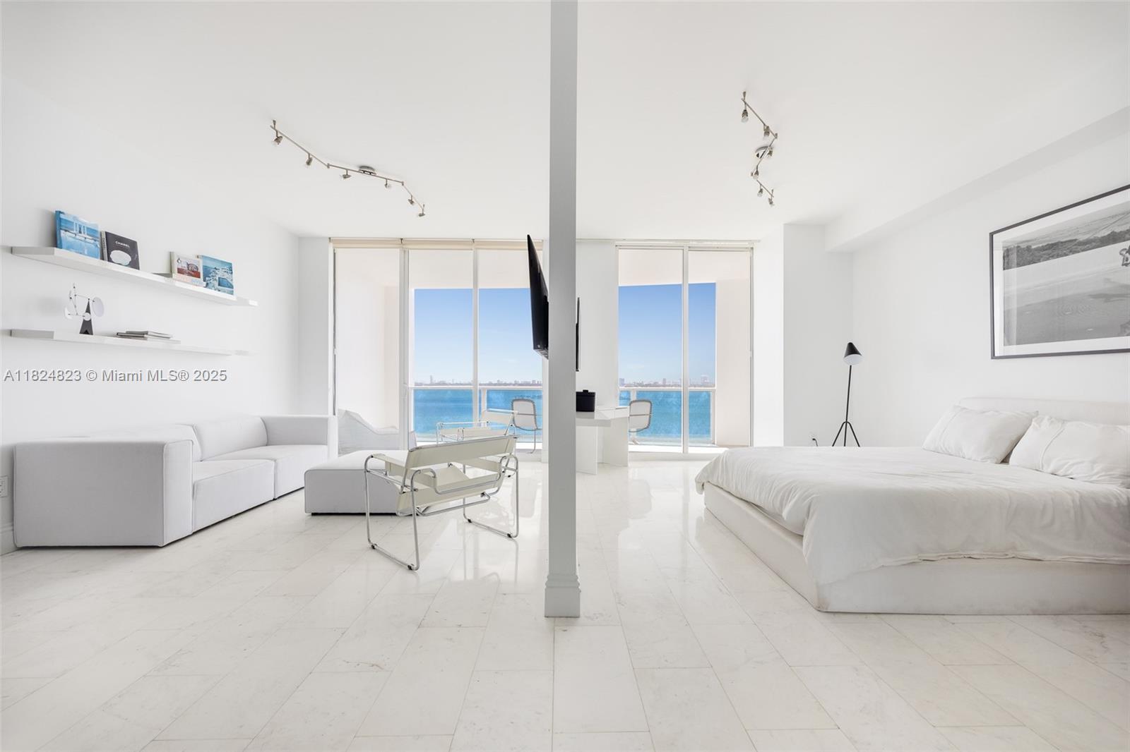 725 NE 22nd St # 10B