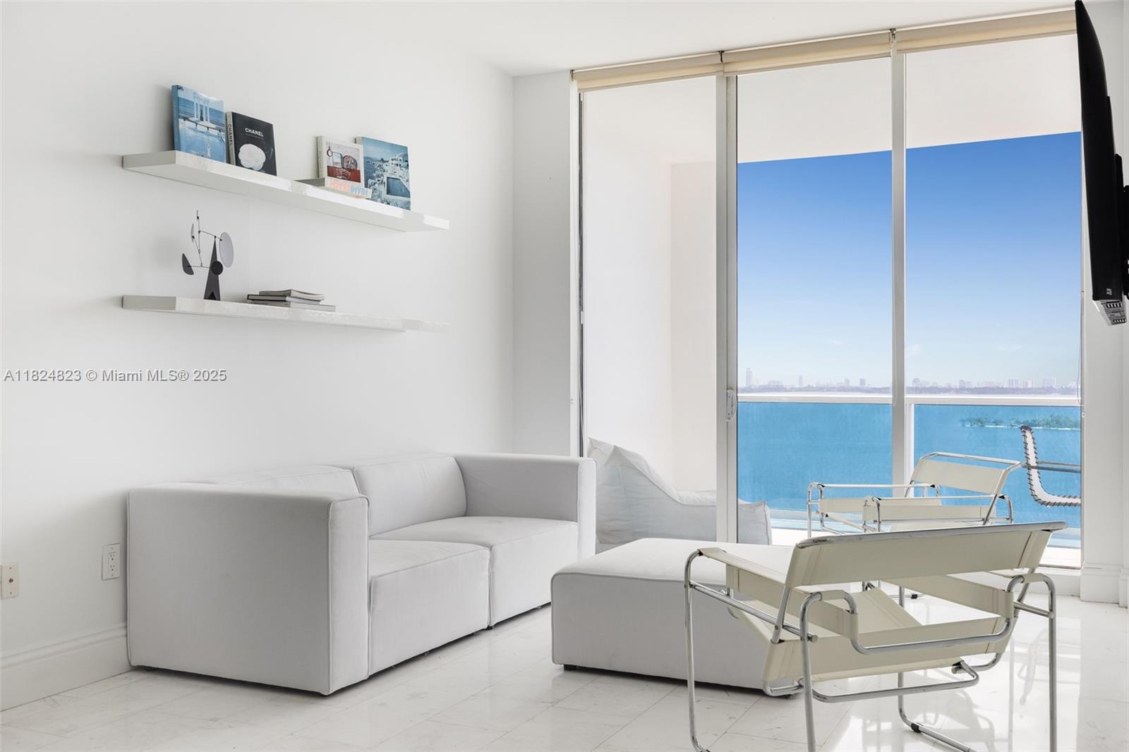 725 NE 22nd St # 10B