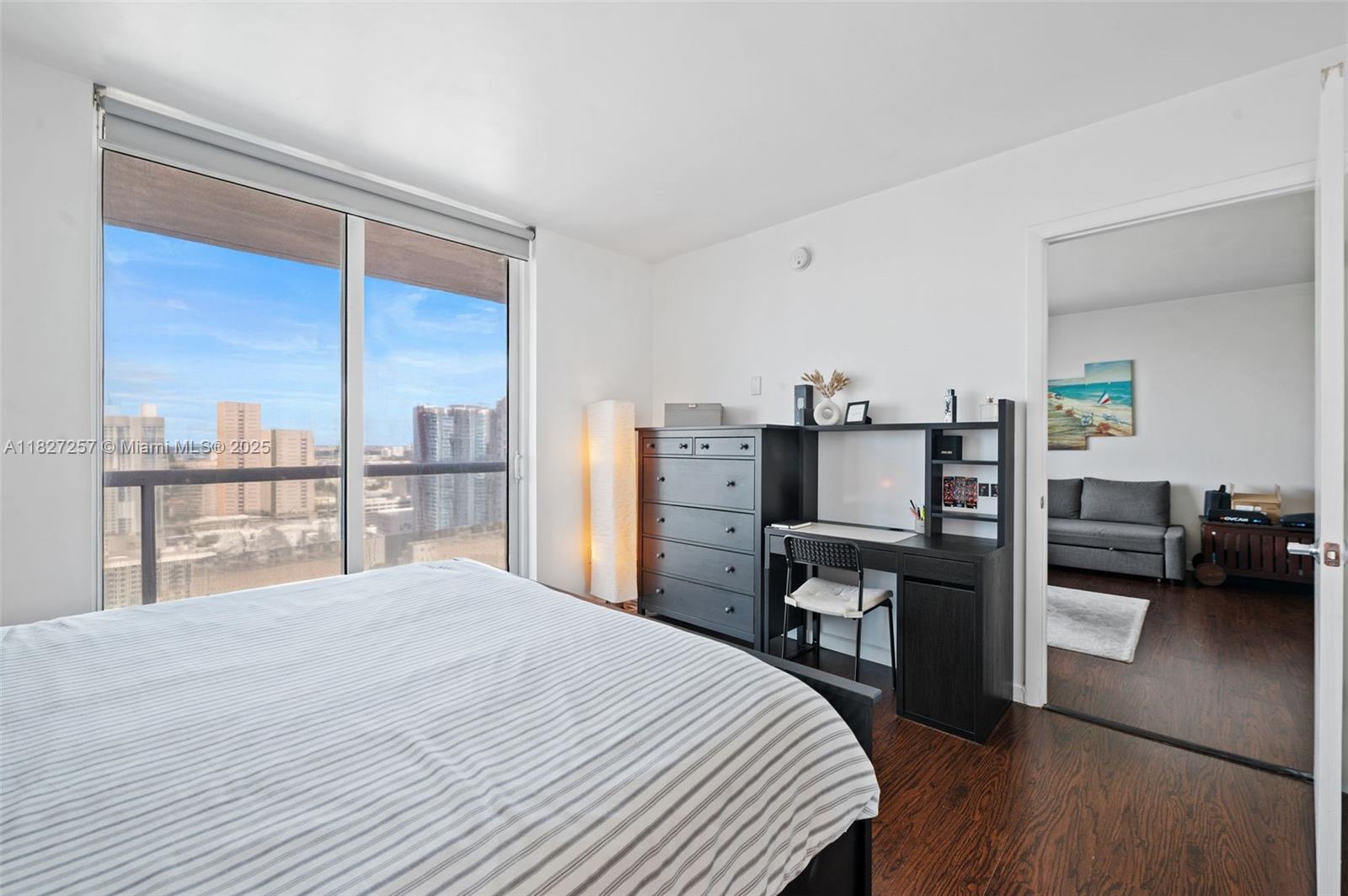 50 Biscayne Blvd # 3605