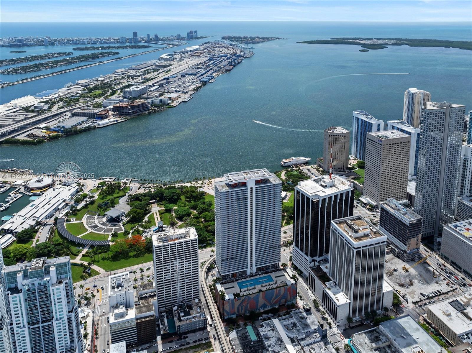 50 Biscayne Blvd # 3605