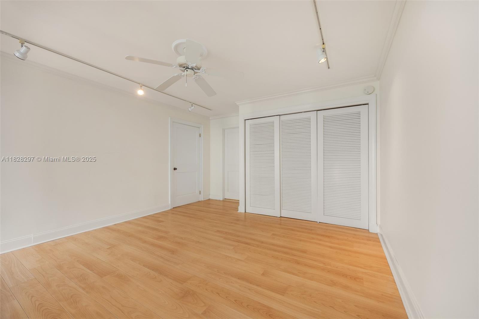 2901 S Bayshore Dr # 13A