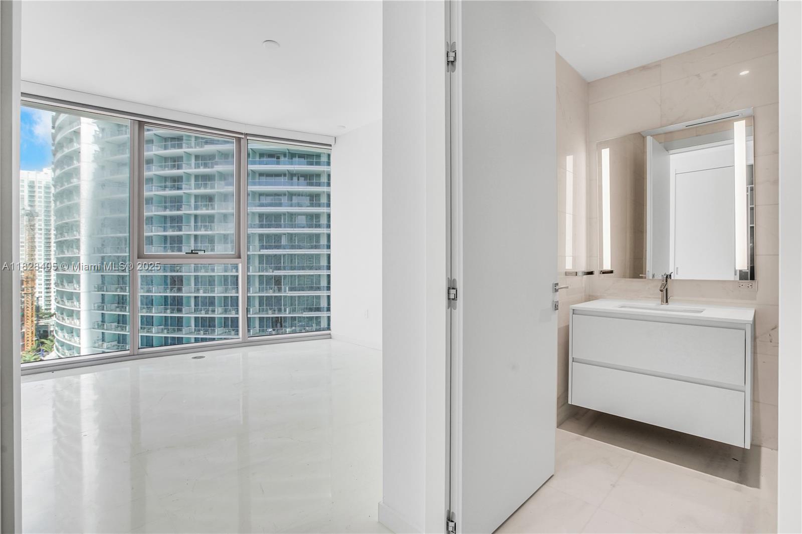 300 Biscayne Blvd Way # 2107
