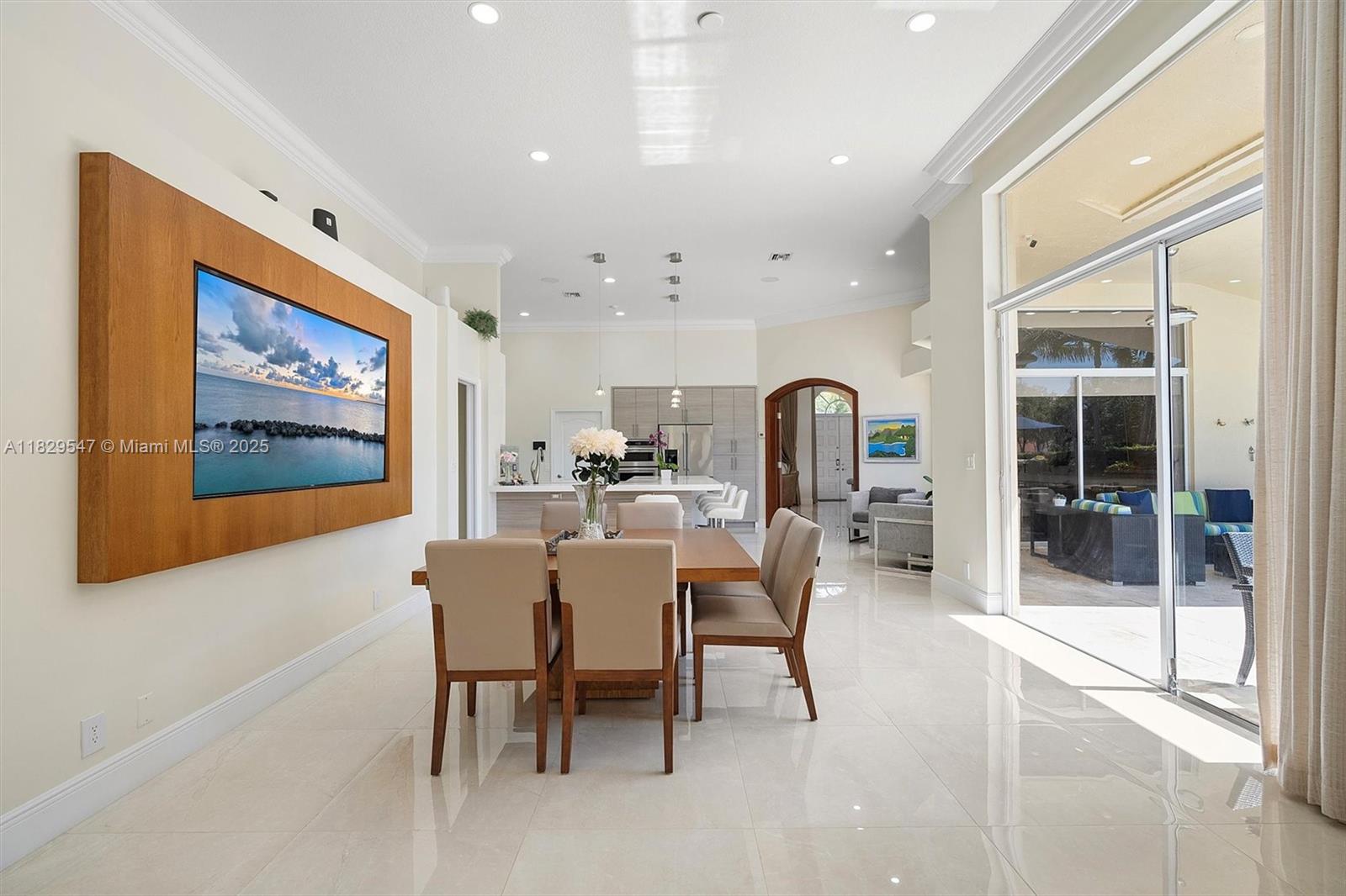 2541 Golf View Dr
