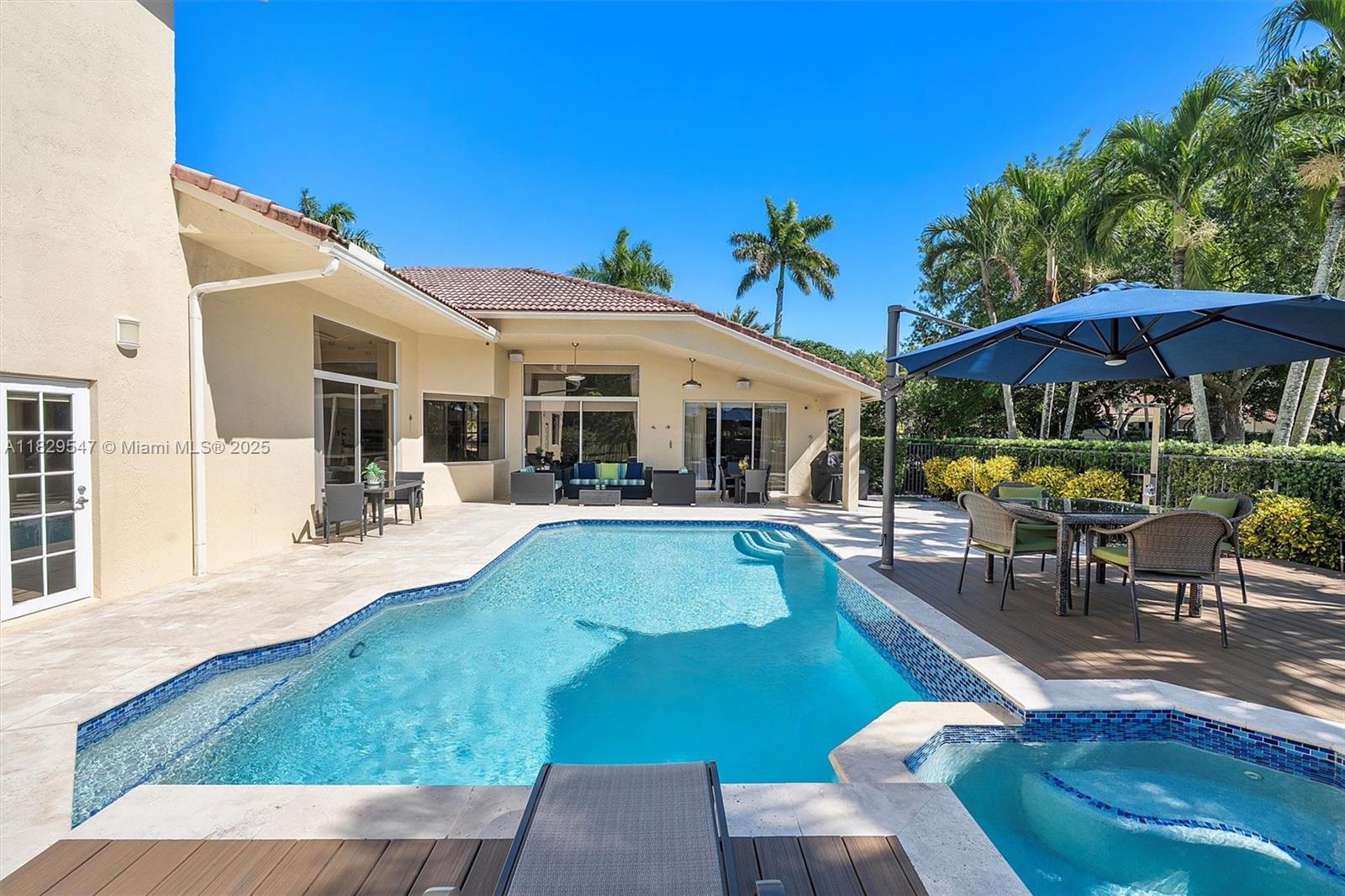 2541 Golf View Dr