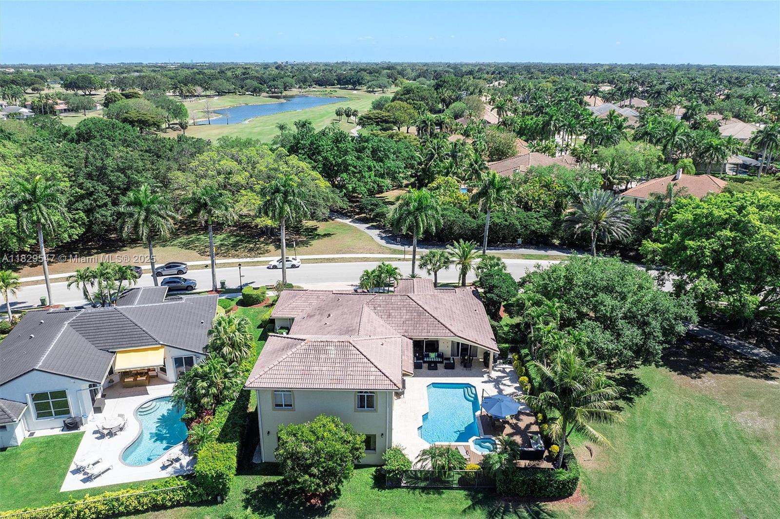 2541 Golf View Dr