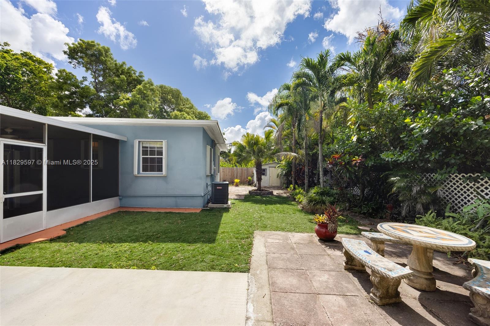 5960 SW 46th Ter