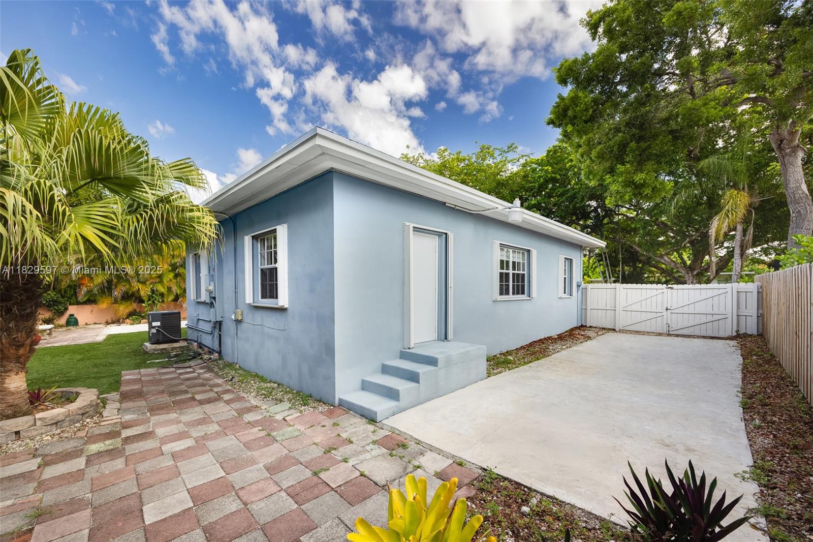 5960 SW 46th Ter