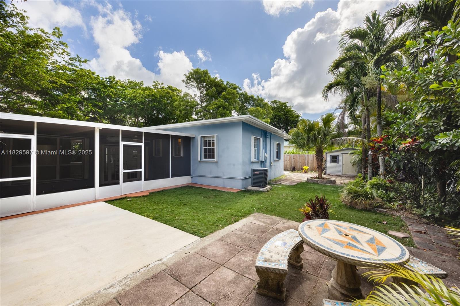 5960 SW 46th Ter