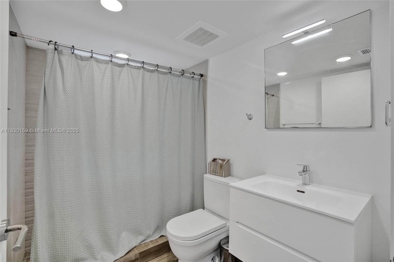9261 E Bay Harbor Dr # 506