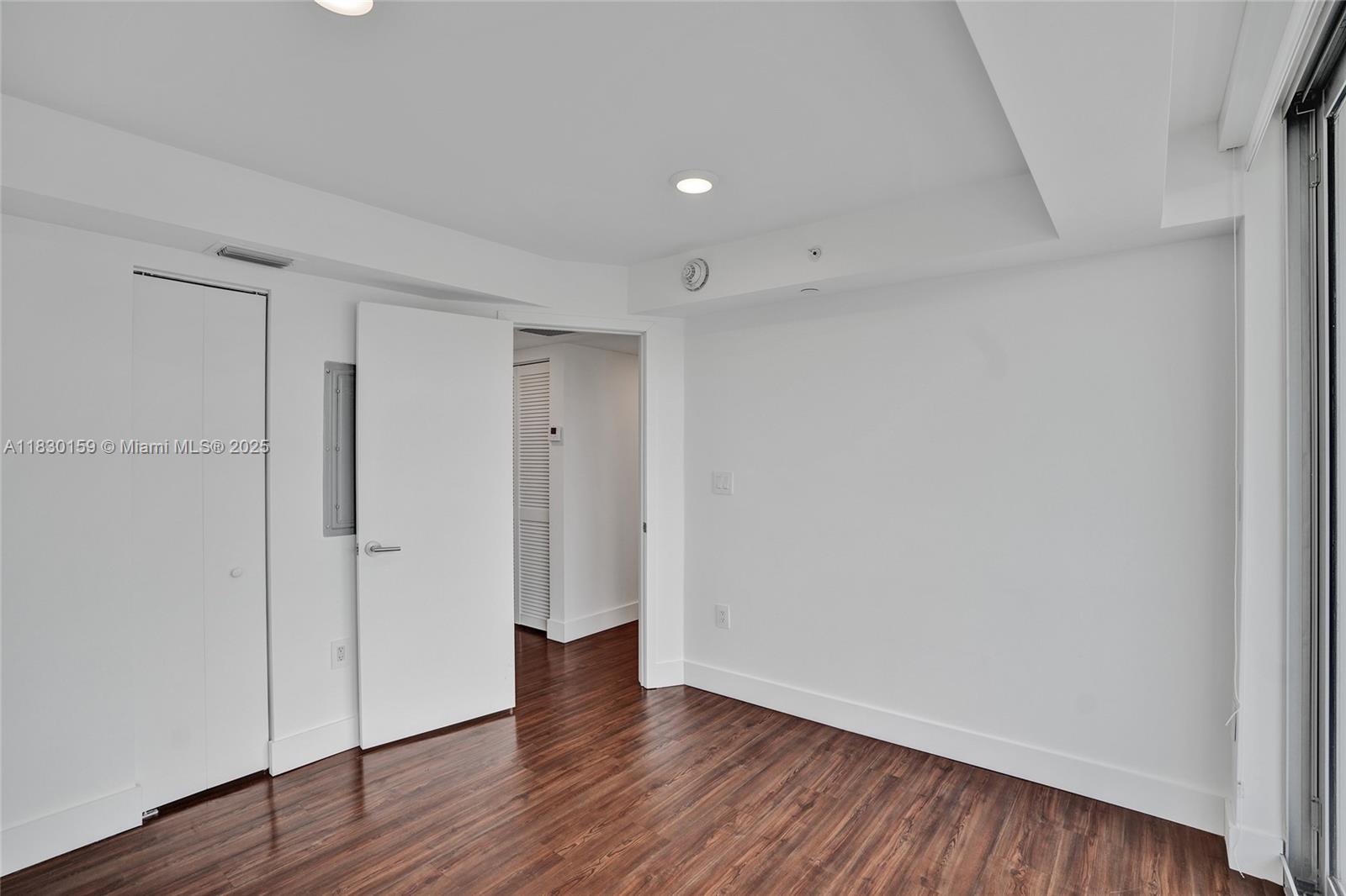 9261 E Bay Harbor Dr # 506