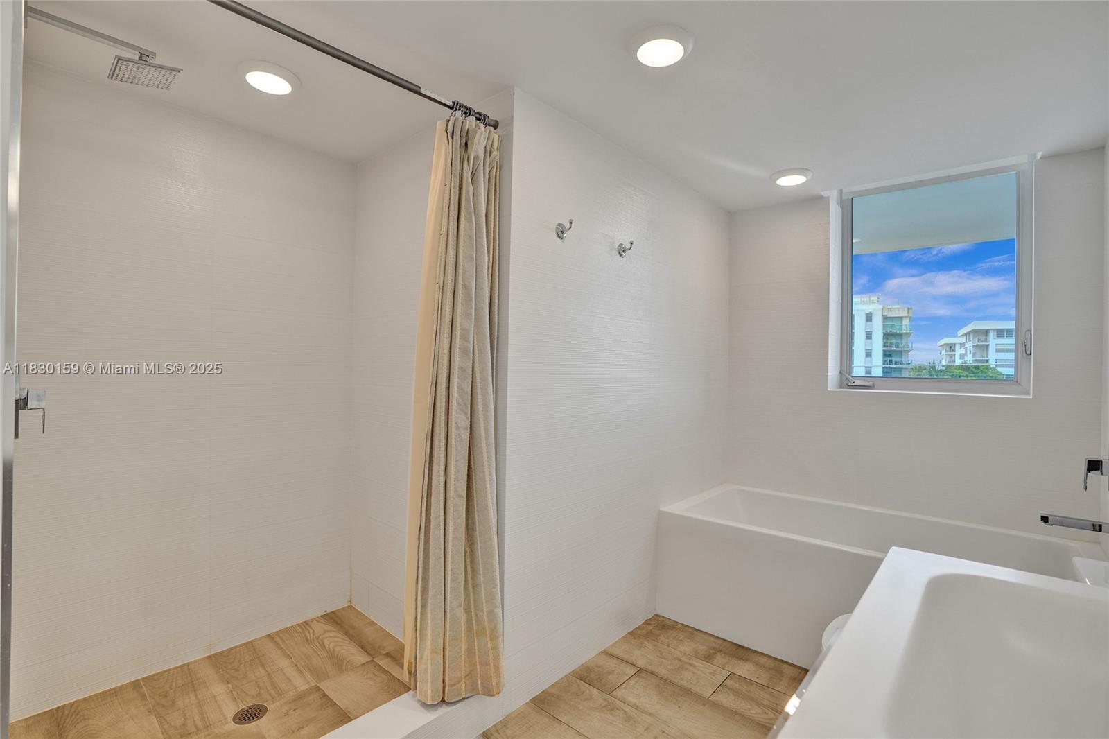 9261 E Bay Harbor Dr # 506