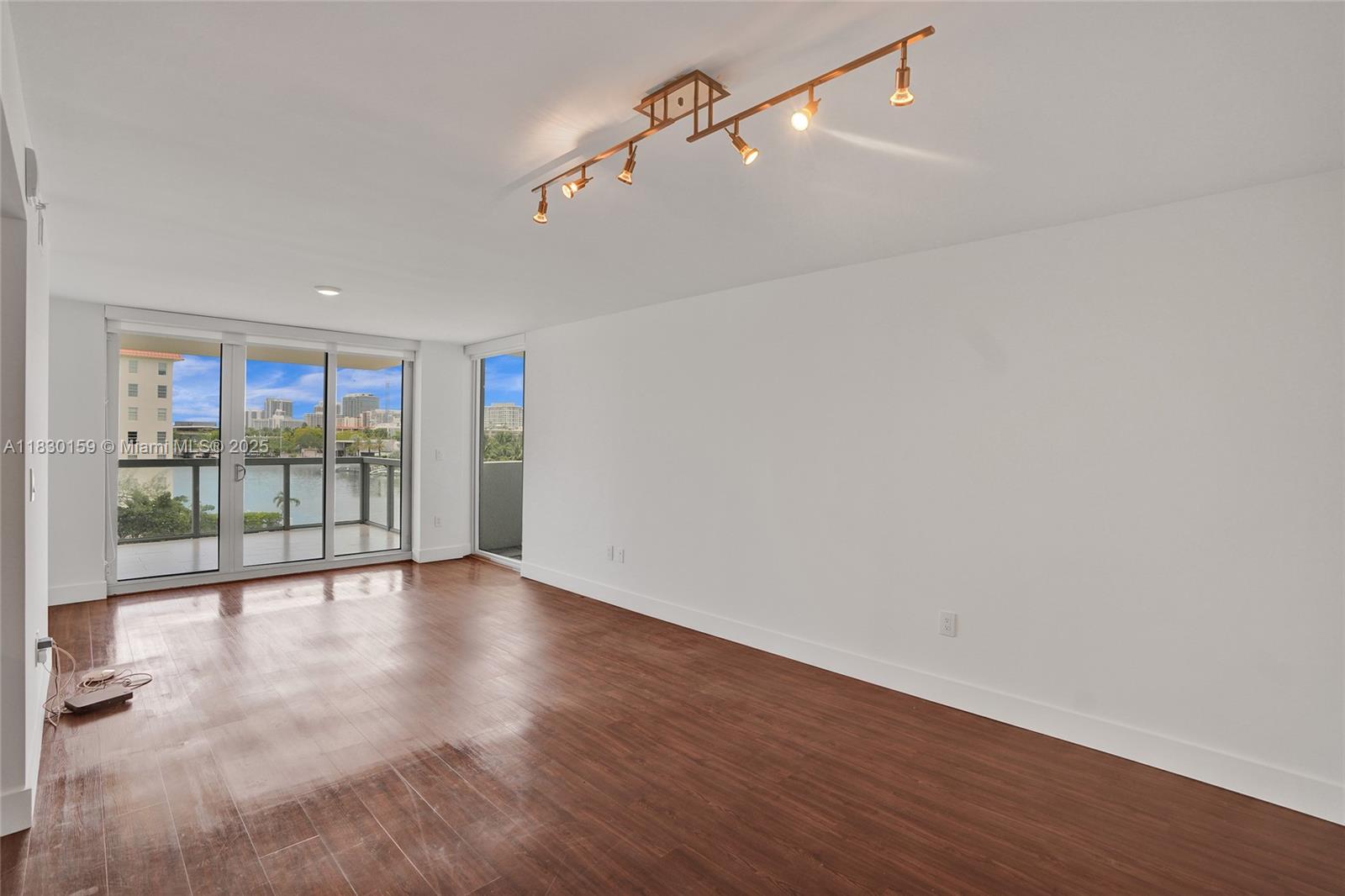 9261 E Bay Harbor Dr # 506