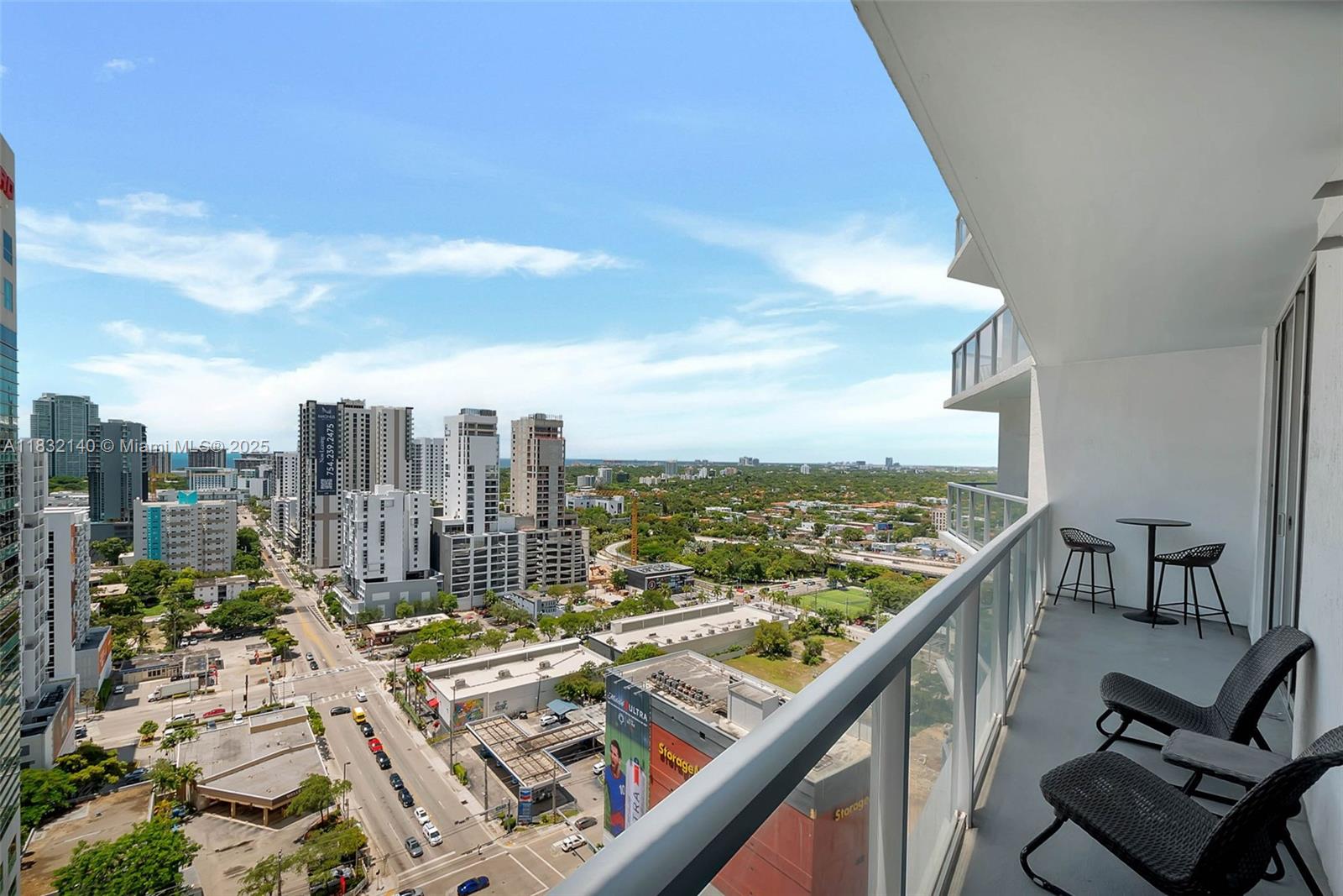 185 SW 7th St # 2204