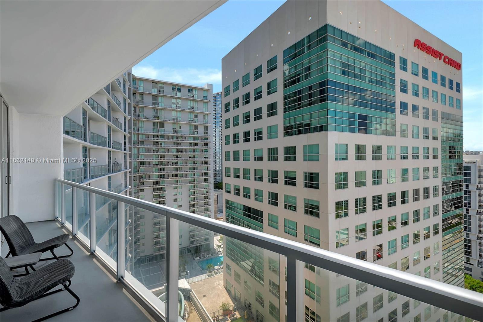 185 SW 7th St # 2204