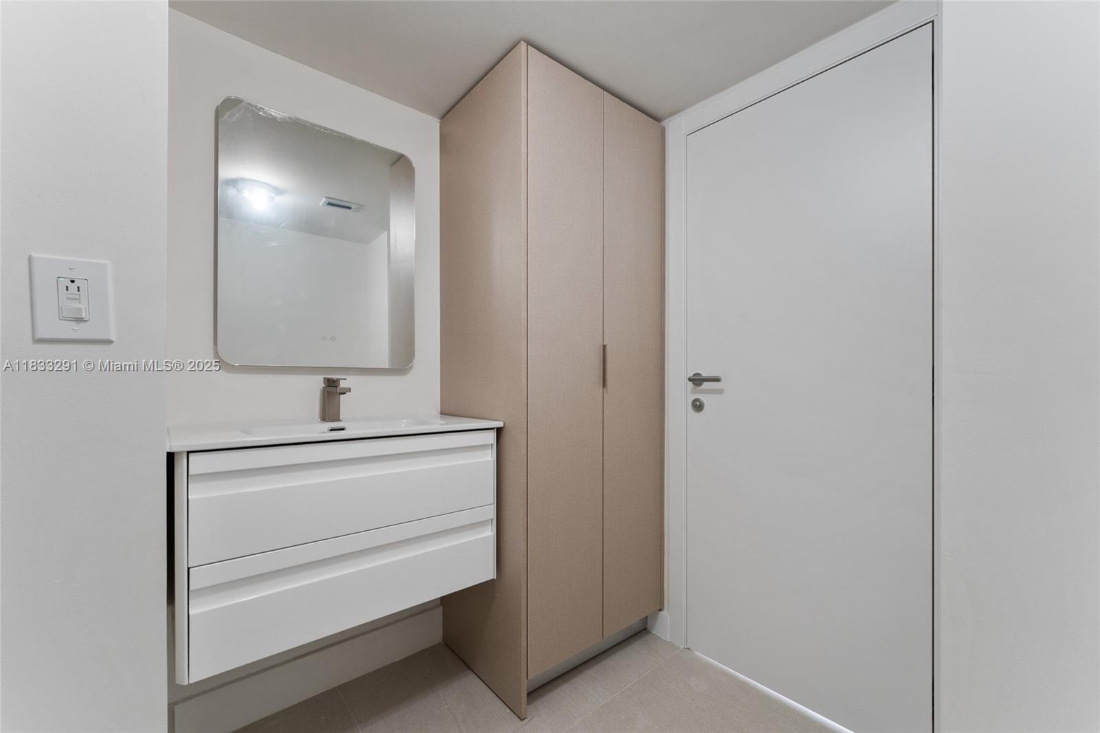 2333 Brickell Ave # 2302