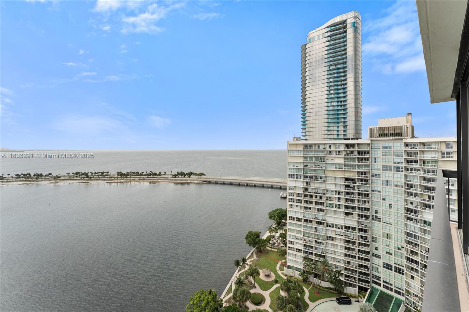 2333 Brickell Ave # 2302