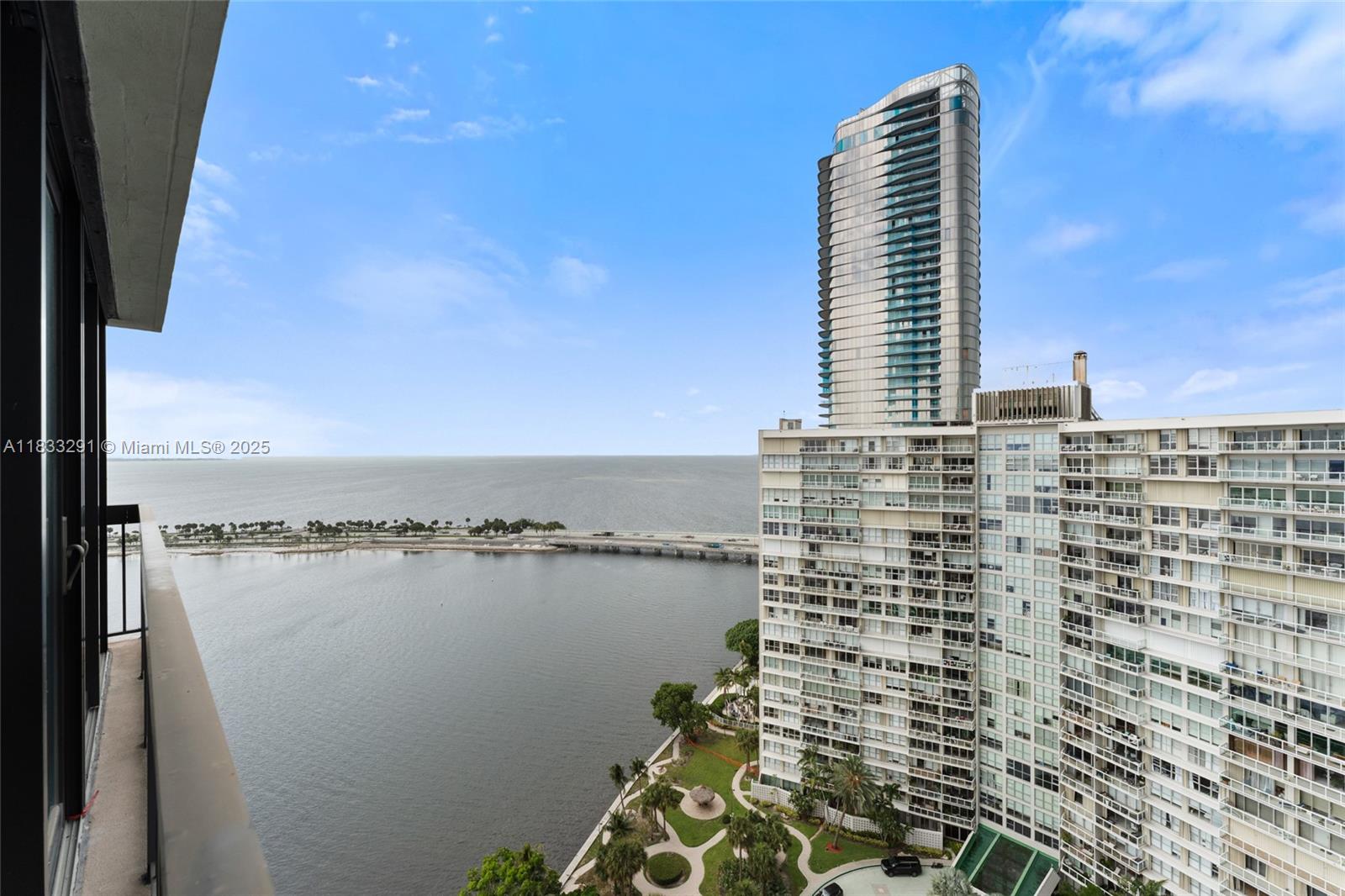 2333 Brickell Ave # 2302
