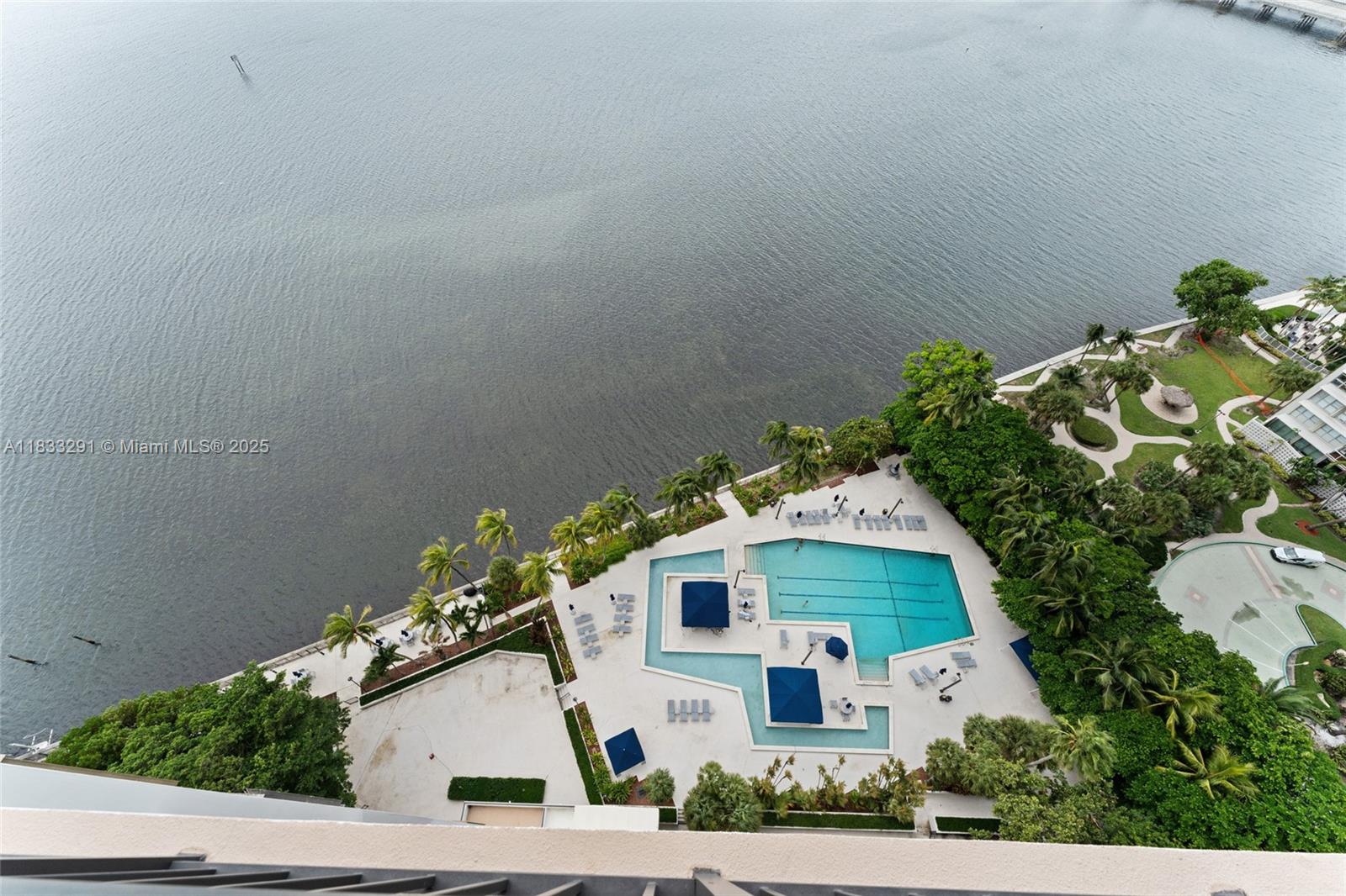 2333 Brickell Ave # 2302