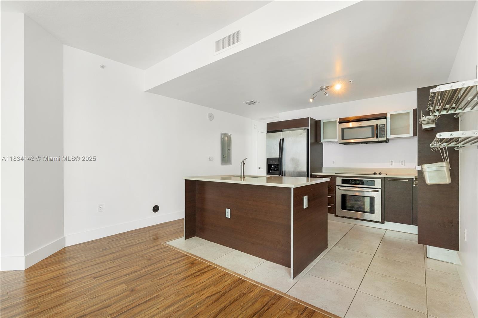 1900 N Bayshore Dr # 3410