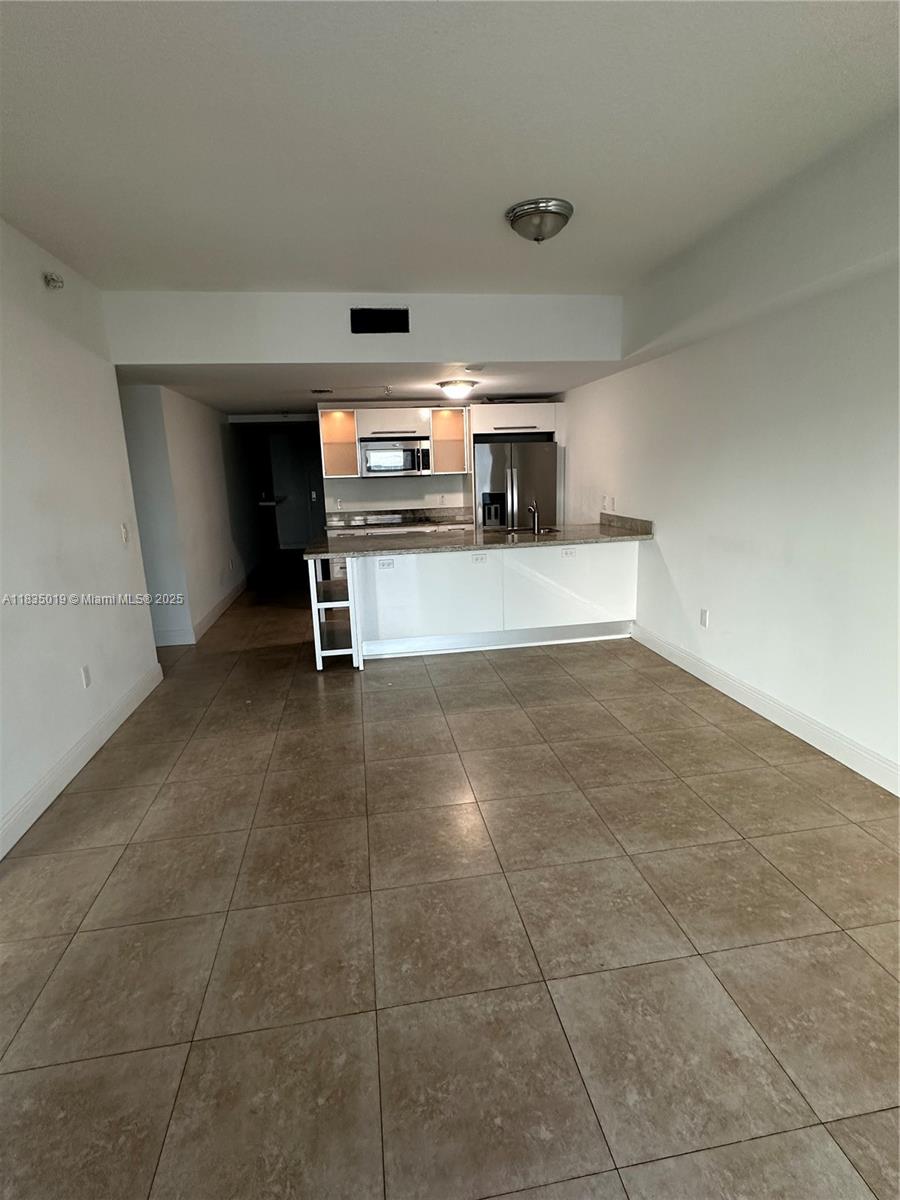 185 SW 7th St # 1703