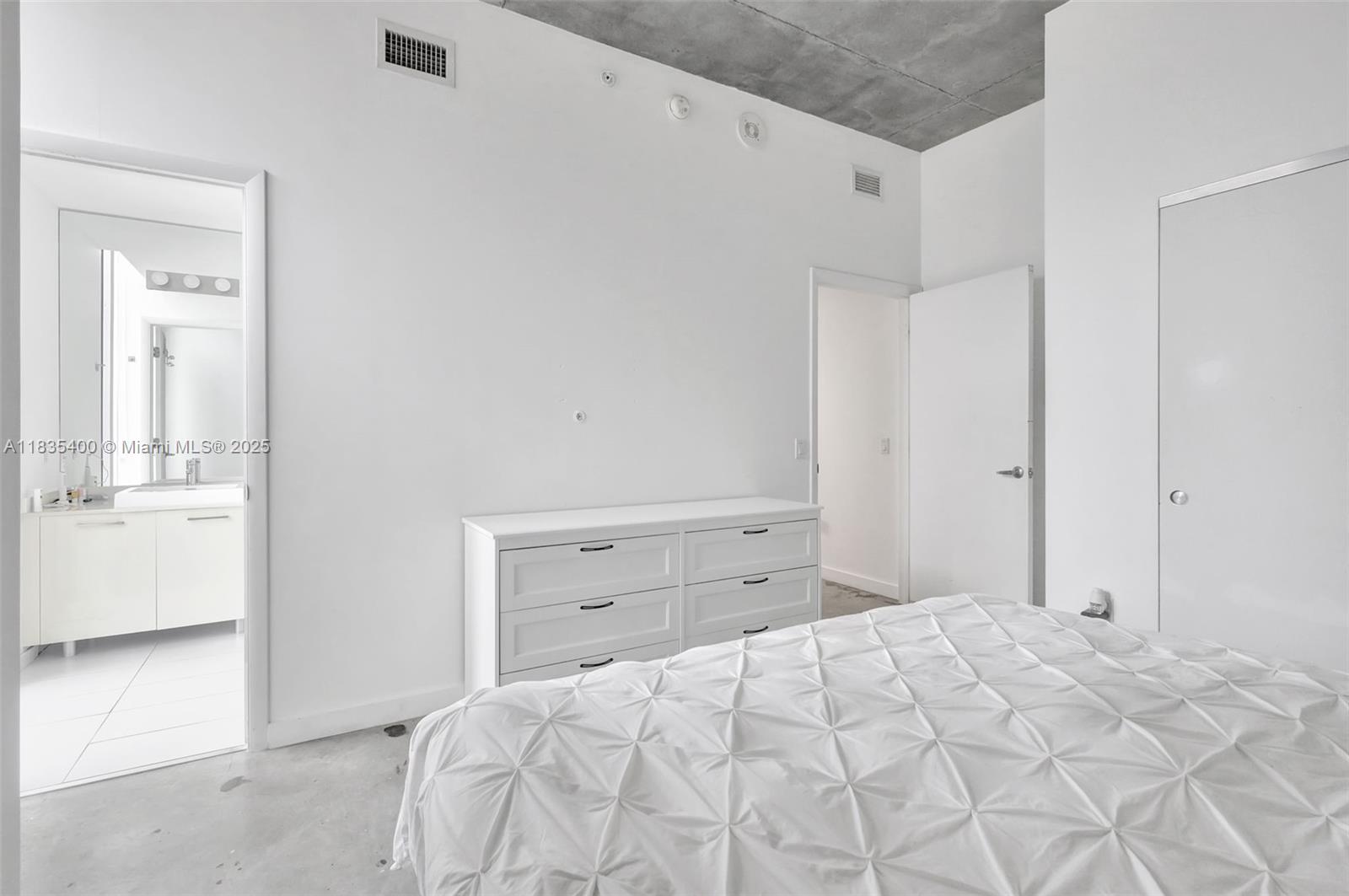 151 SE 1st St # 2511