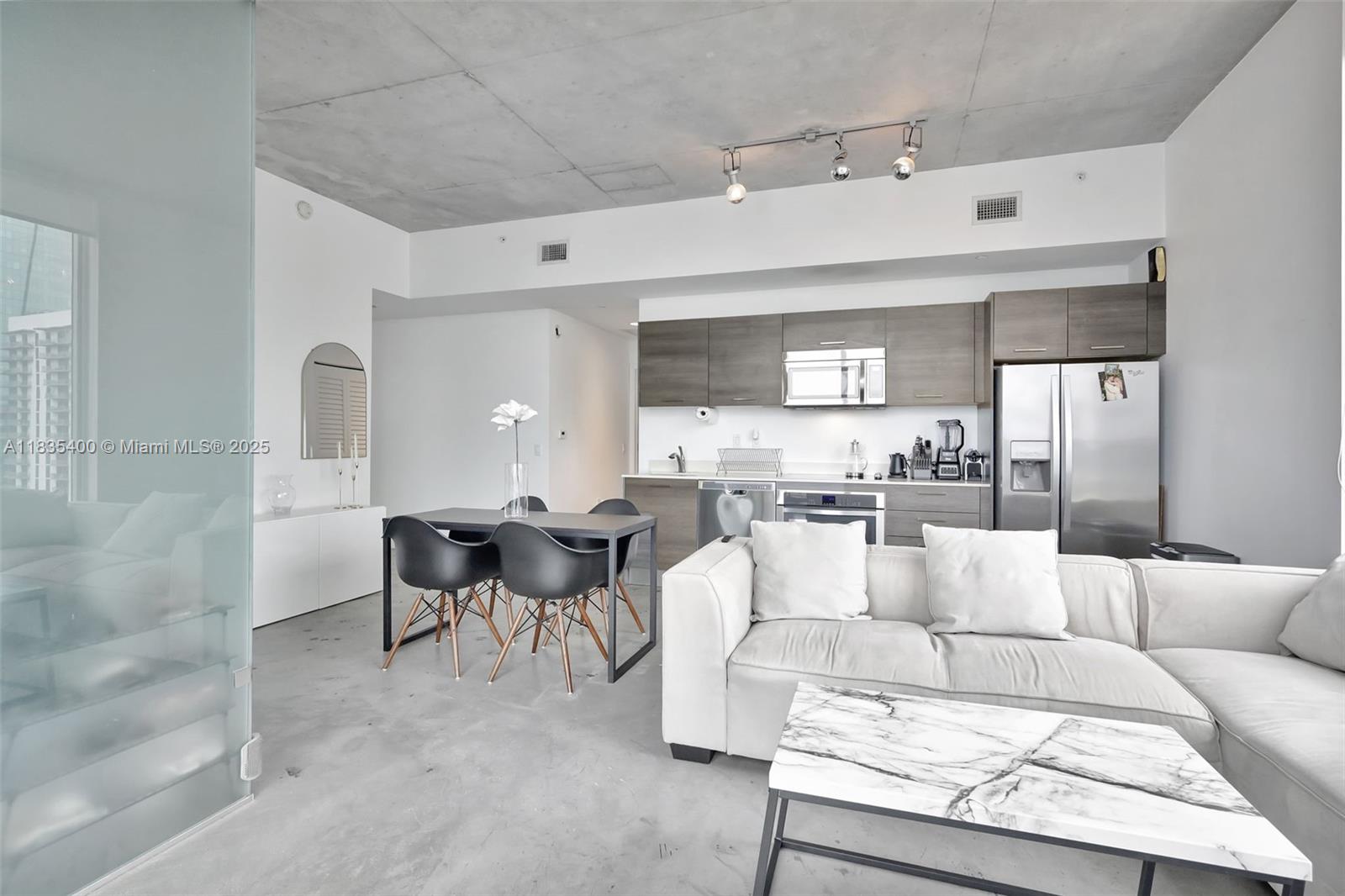 151 SE 1st St # 2511