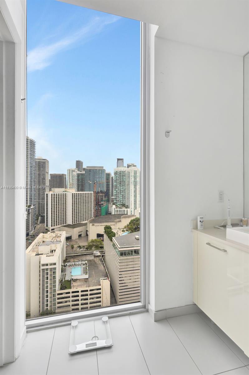 151 SE 1st St # 2511