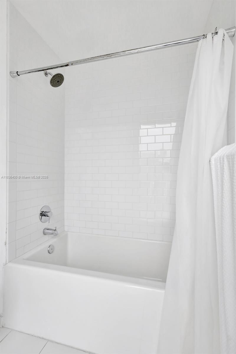 151 SE 1st St # 2511