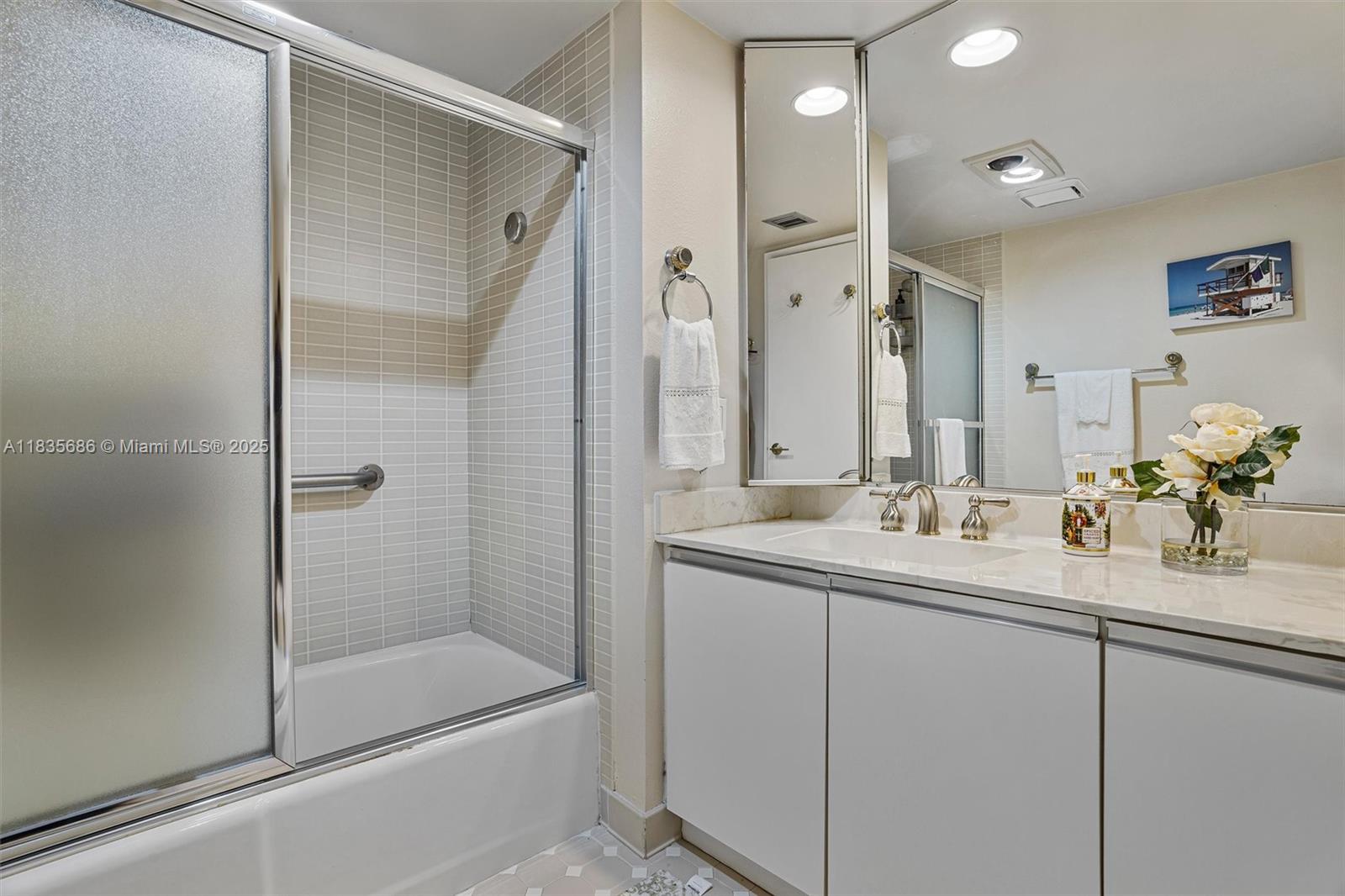 520 Brickell Key Dr # A1404