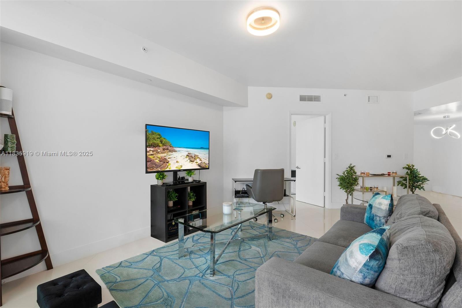 350 S Miami Ave Unit: 1804