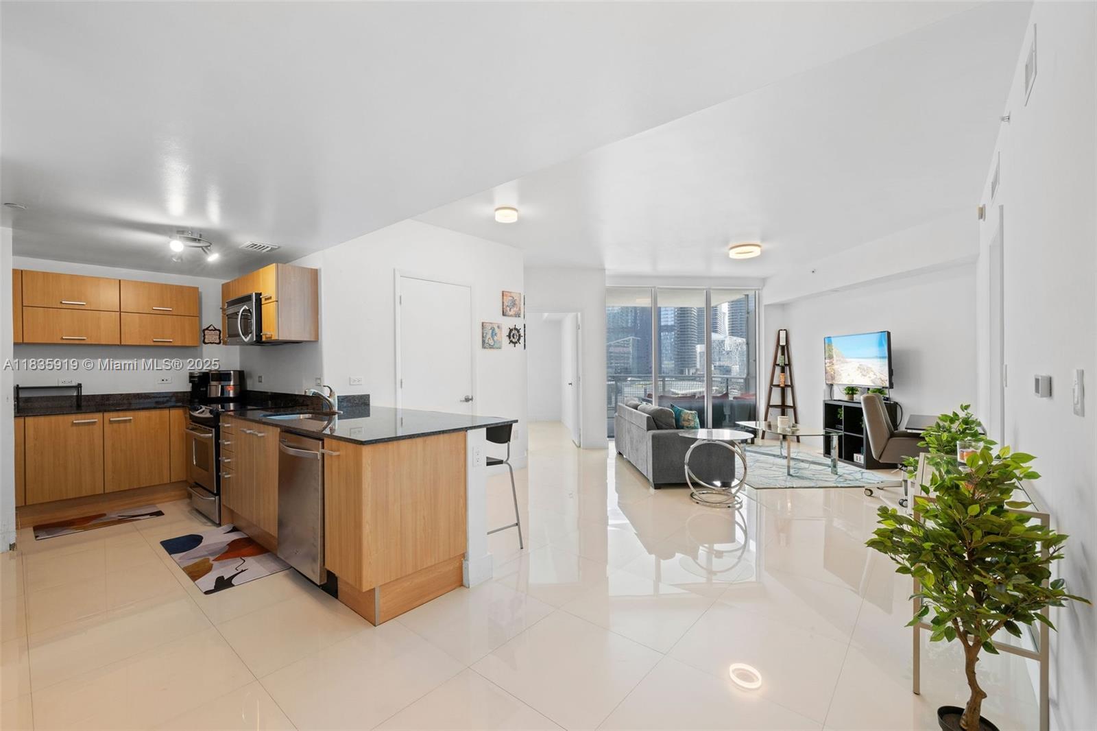 350 S Miami Ave Unit: 1804