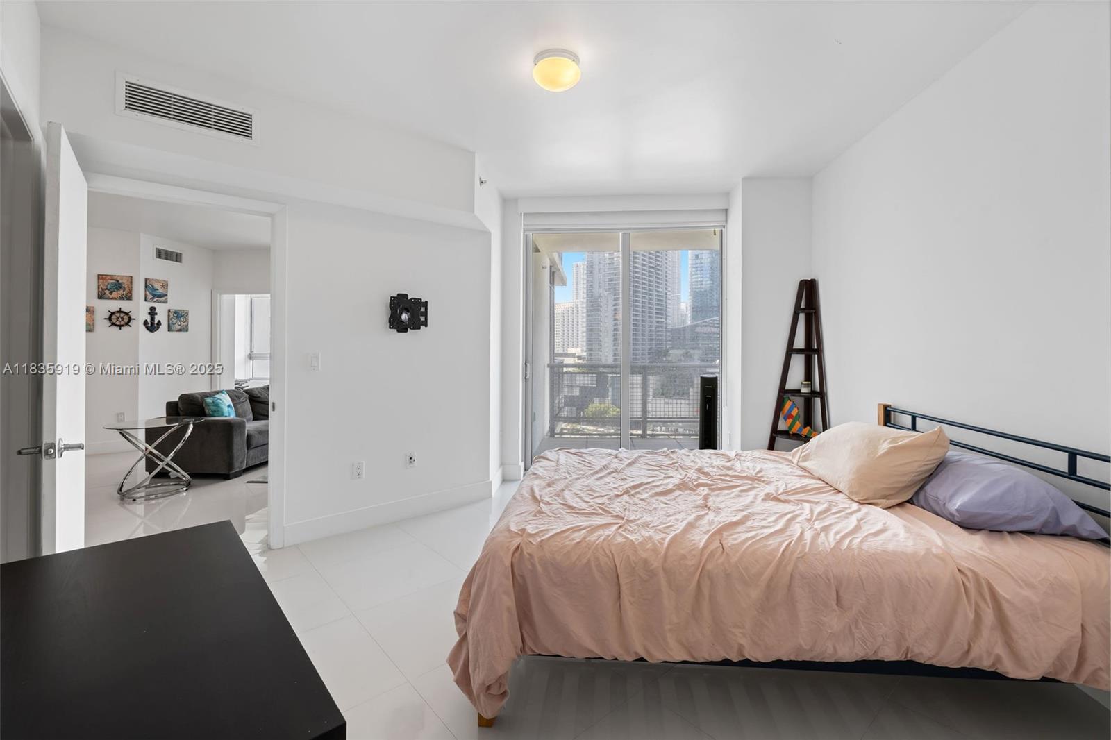 350 S Miami Ave Unit: 1804