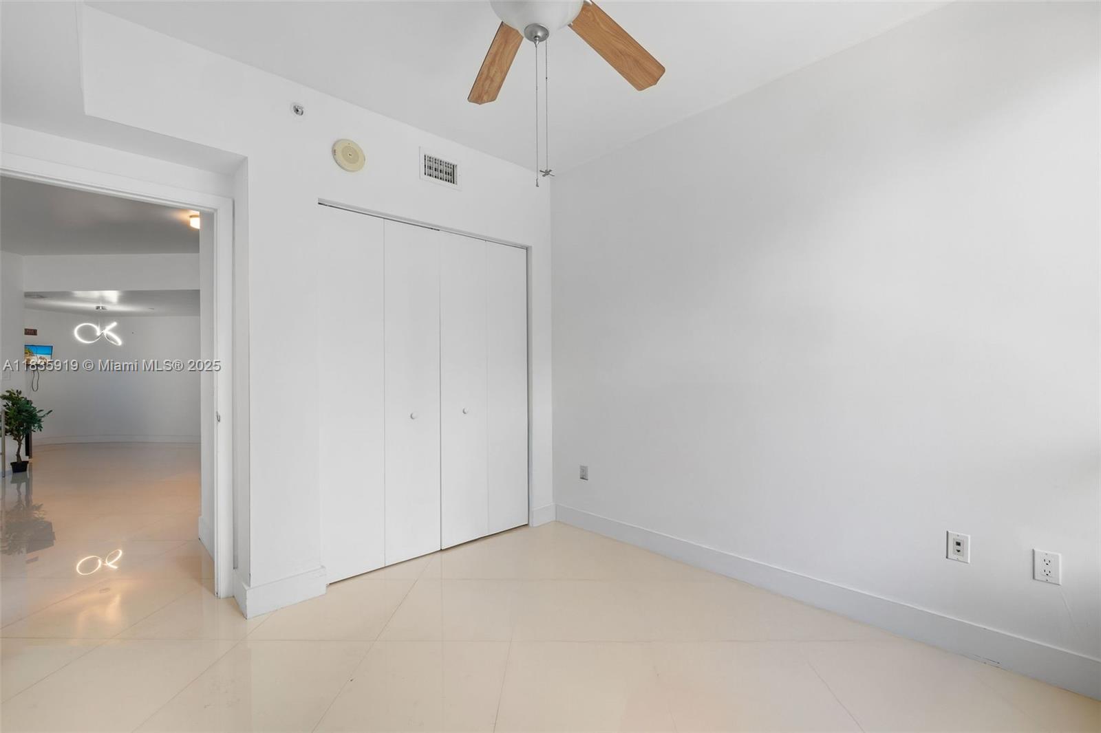 350 S Miami Ave Unit: 1804