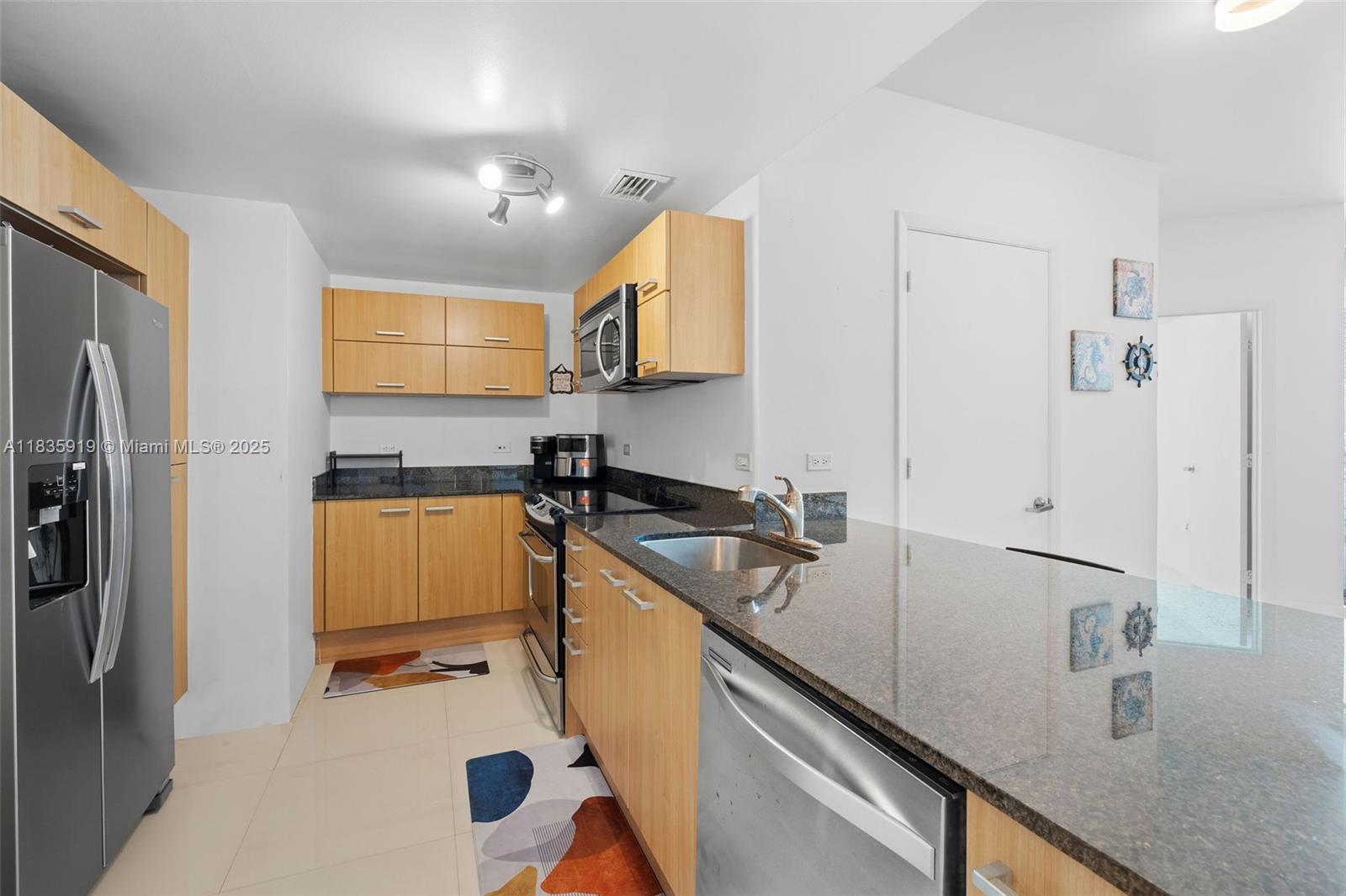 350 S Miami Ave Unit: 1804