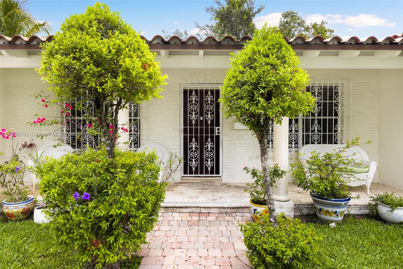 811 SW 25th Rd